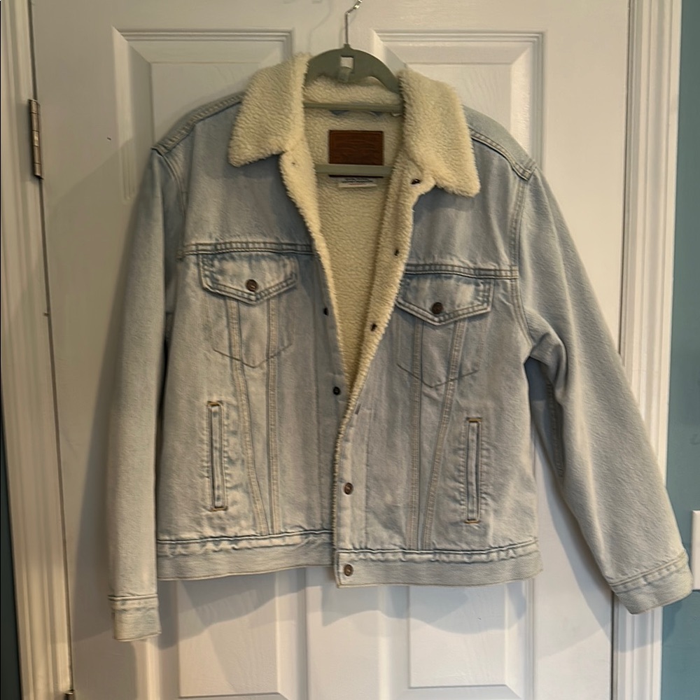 Women’s Light Blue Denim Jacket with Sherpa Lining